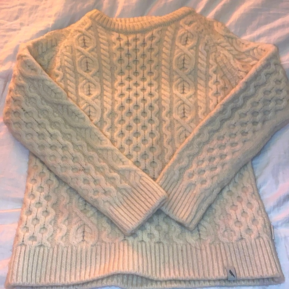 Peregrine 100% Wool Sweater